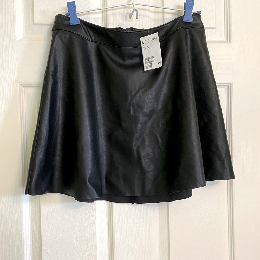 NWT sz 8 vegan leather skirt